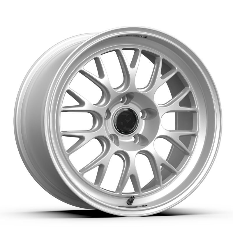 fifteen52 Holeshot RSR 19x9.5 5x112 40mm ET 66.56mm Center Bore Radiant Silver